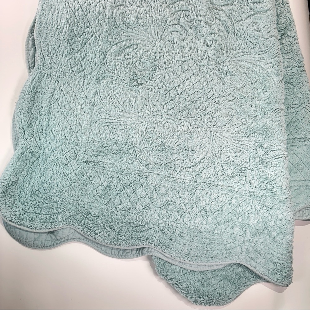 Soft Surroundings Chalet Quilt King Plush Reversible Blue 96x86 - Picture 2 of 8